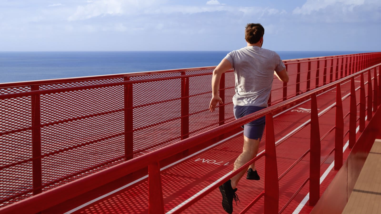 virgin-voyages_2021-04_running-track-exterior-lifestyle-male-runner